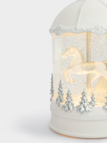 лошадьподкуполом-1